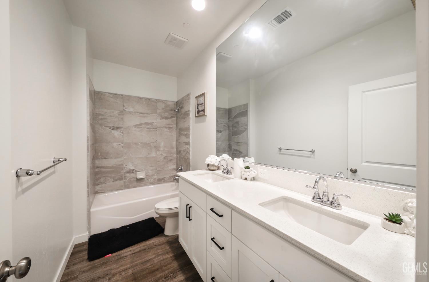 16002 Canterbury Court — photo 25