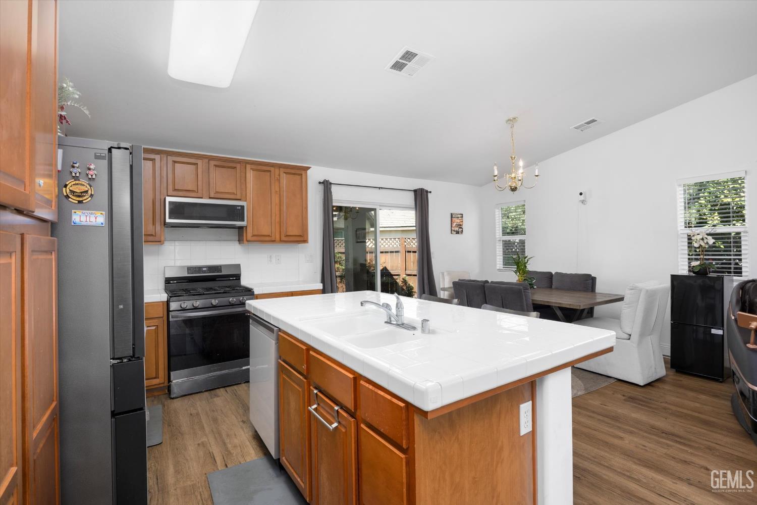 1503 English Fry Street — photo 32