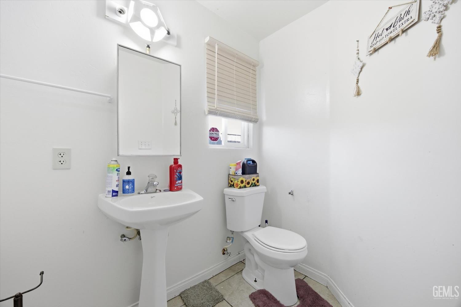 106 E Warren Avenue — photo 18