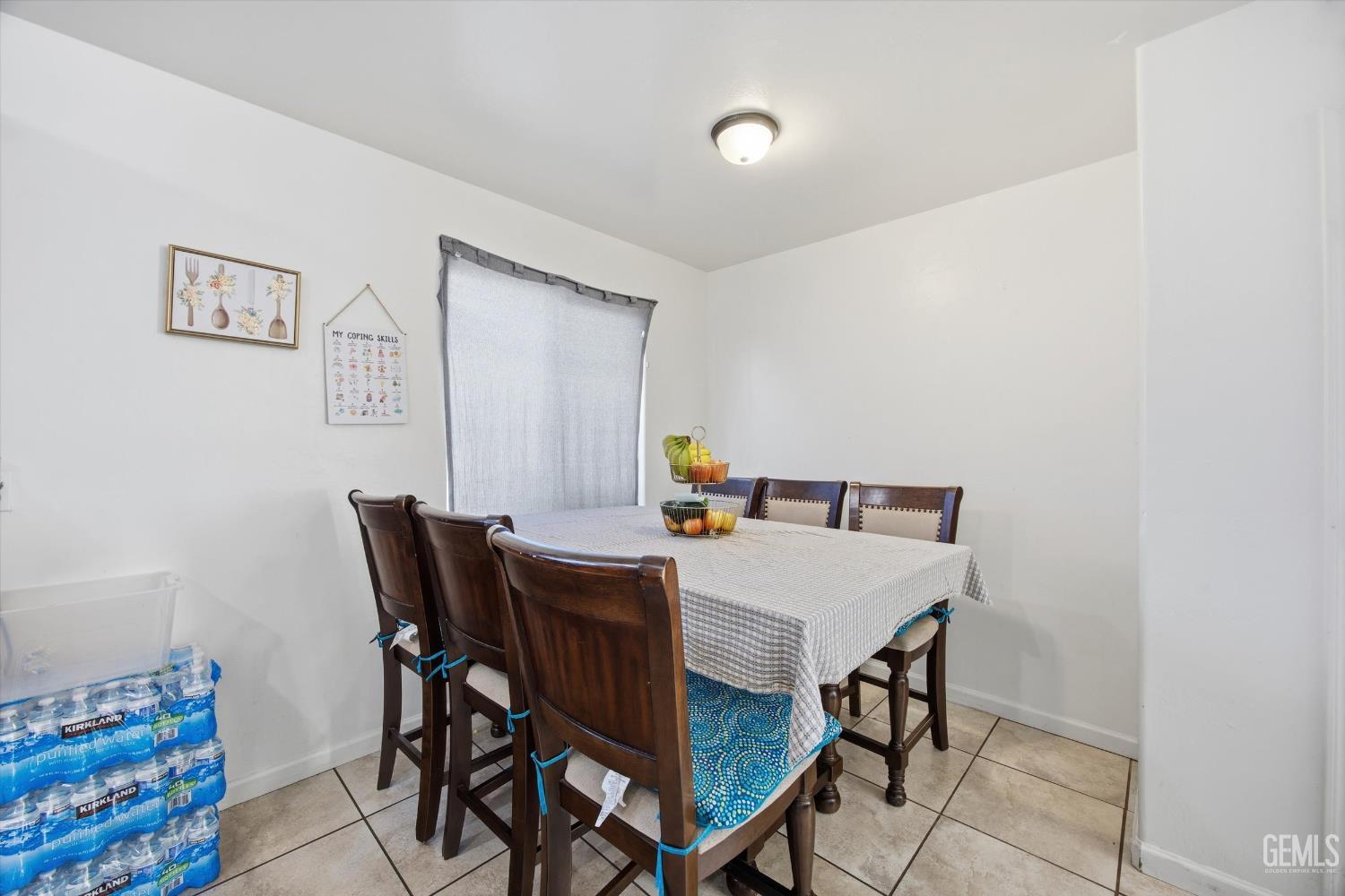 106 E Warren Avenue — photo 14