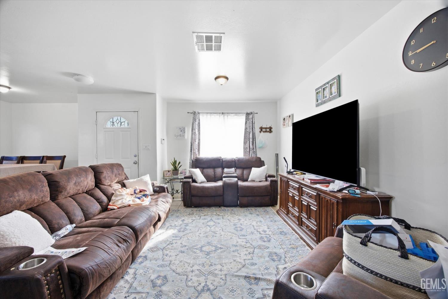 106 E Warren Avenue — photo 12