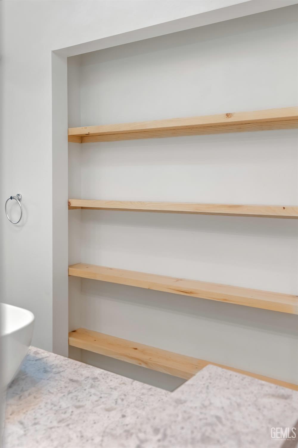 4517 Summer Side Avenue — photo 32