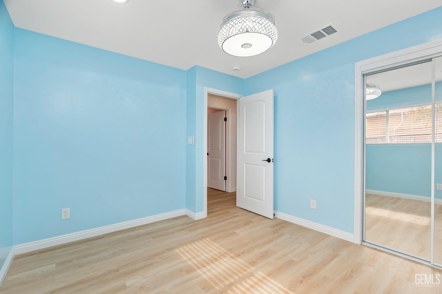4517 Summer Side Avenue — photo 5