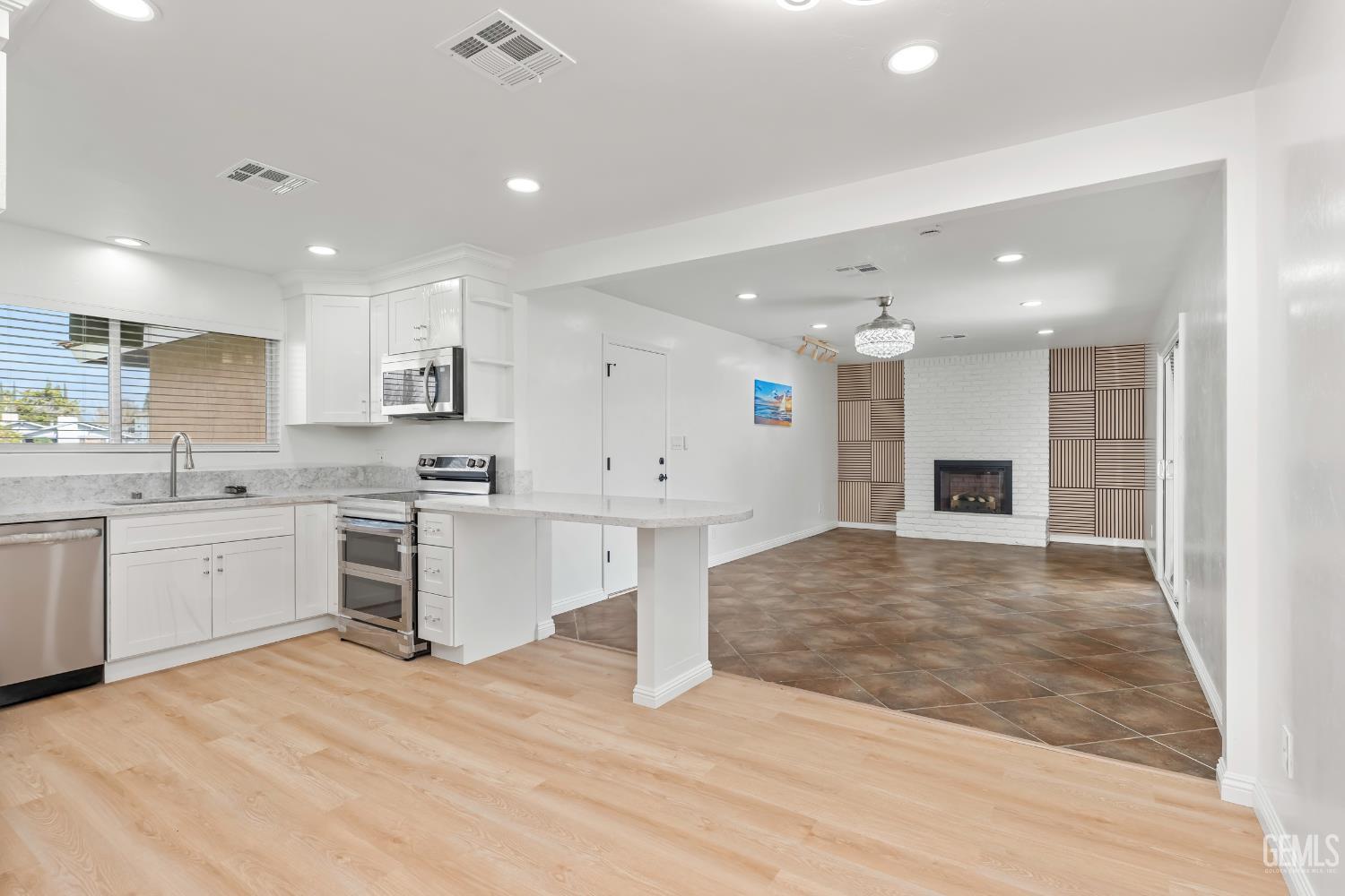 4517 Summer Side Avenue — photo 18