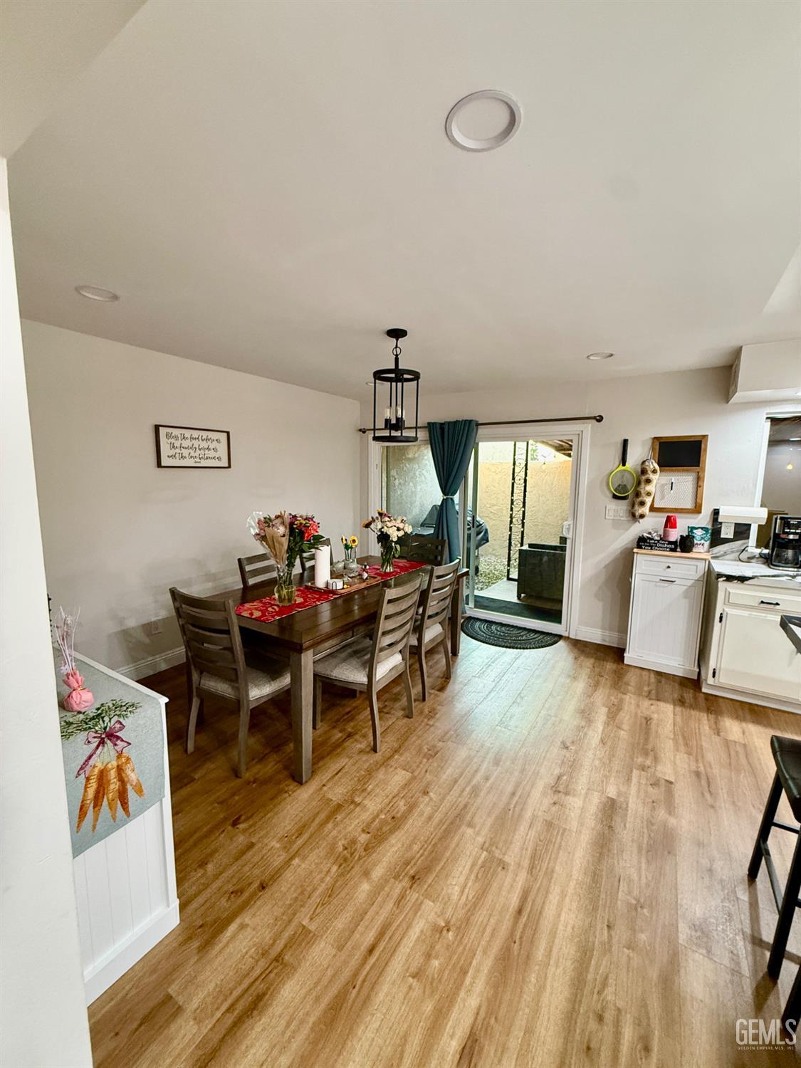 930 Olive Drive — photo 9