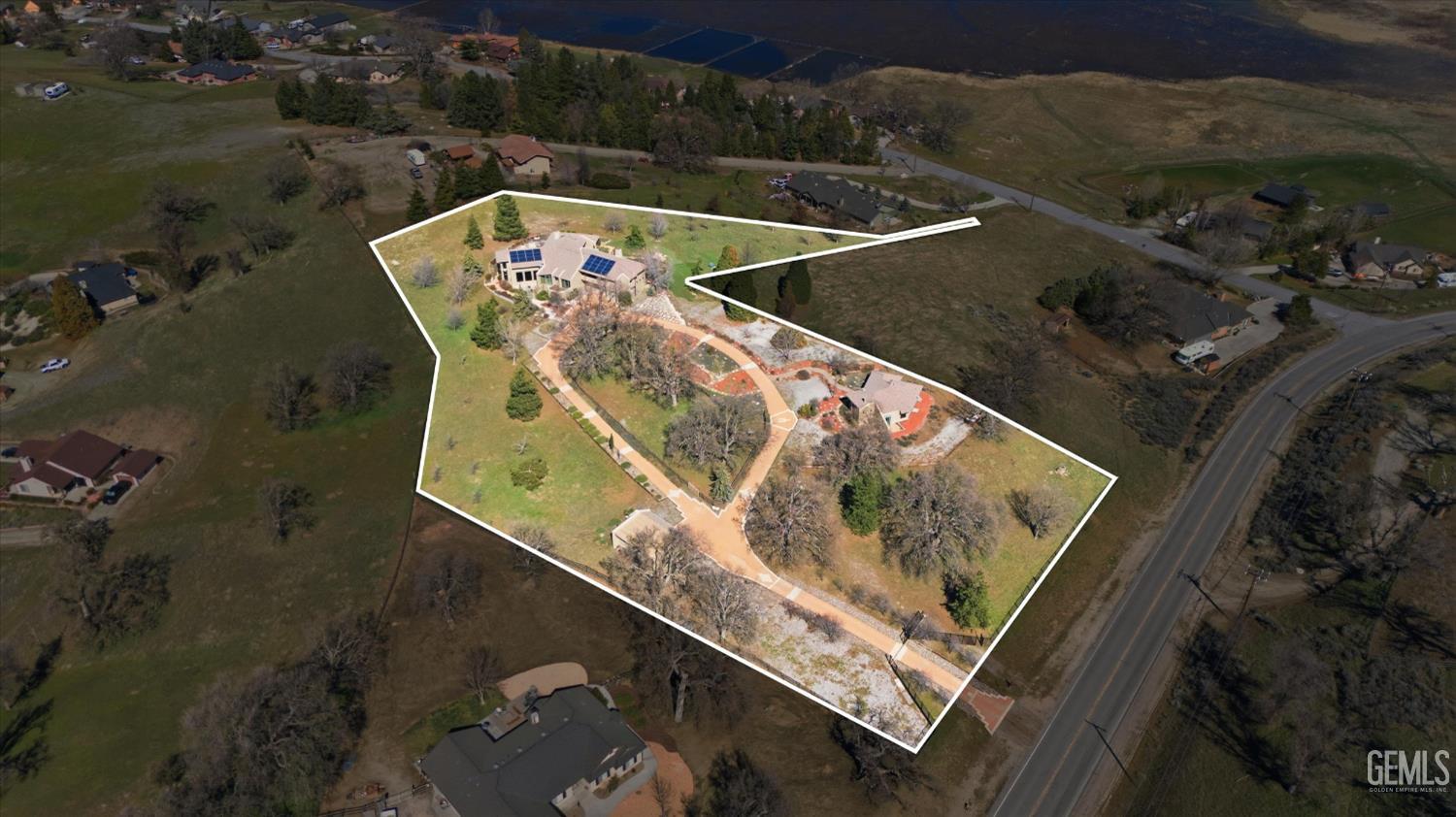 28221 Cumberland Road — photo 3