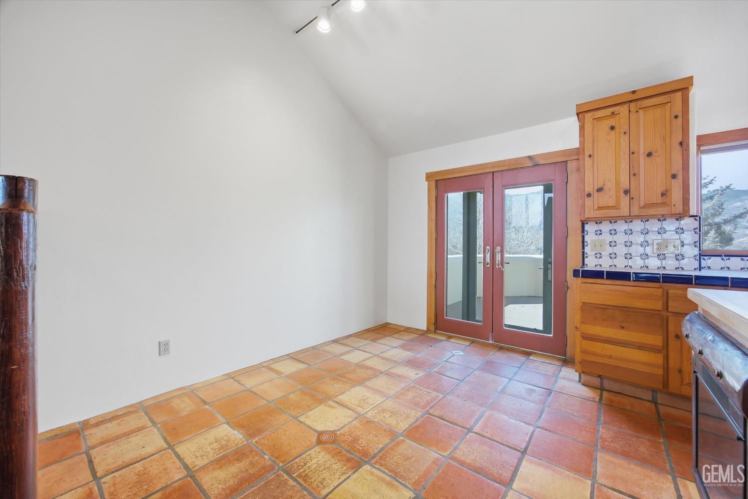 28221 Cumberland Road — photo 19