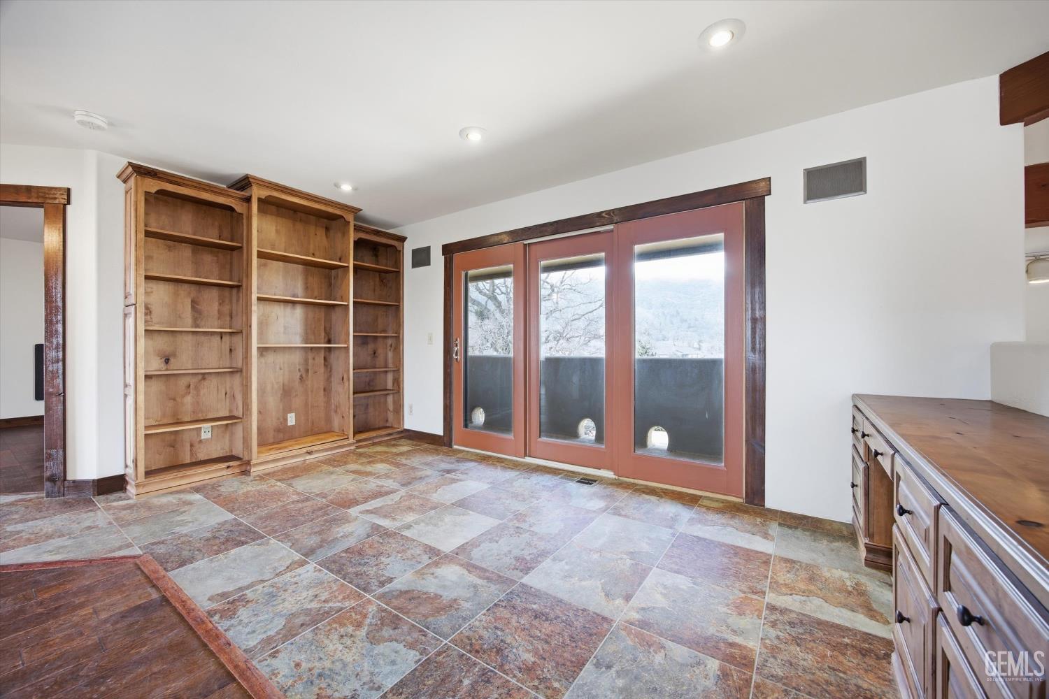 28221 Cumberland Road — photo 41