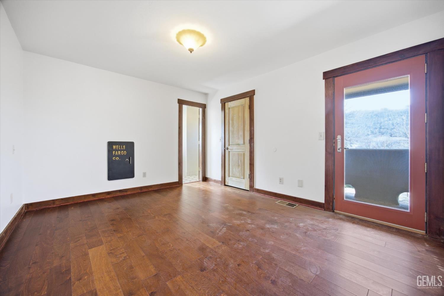 28221 Cumberland Road — photo 43