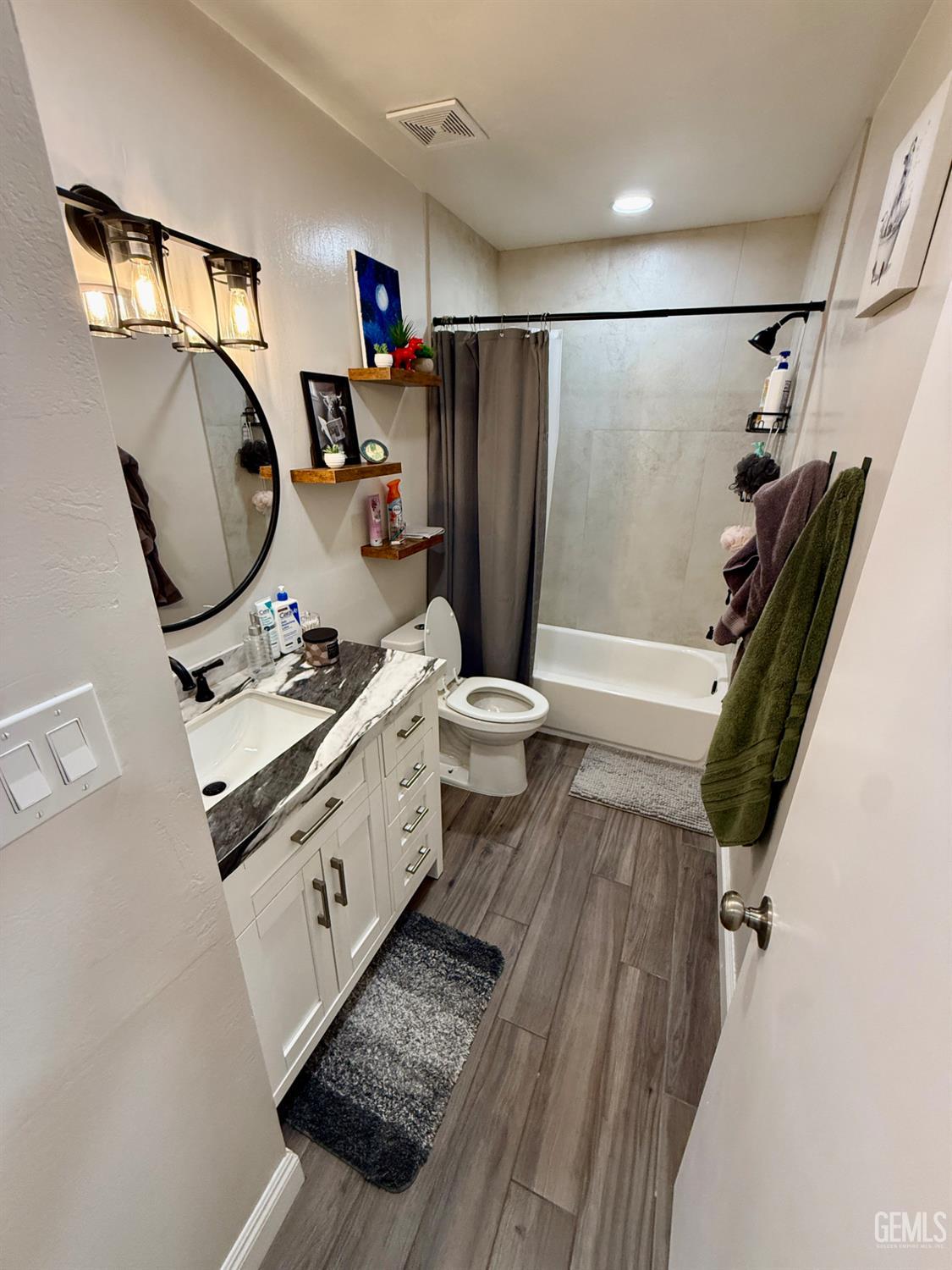 930 Olive Drive — photo 21