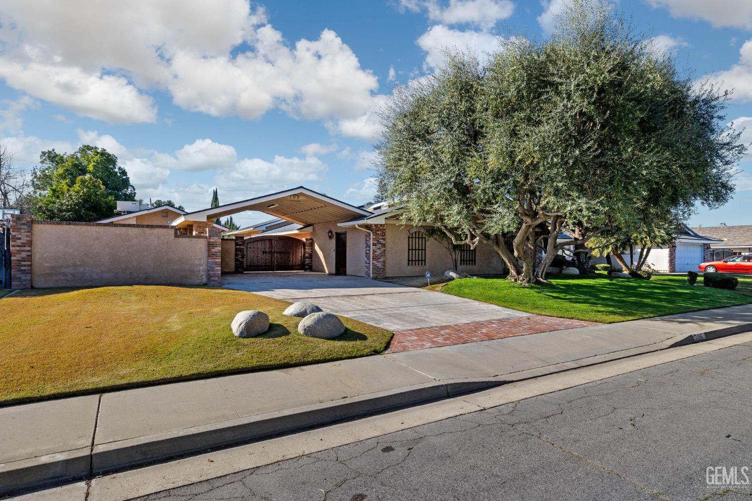 705 Harrisburg Street — photo 3