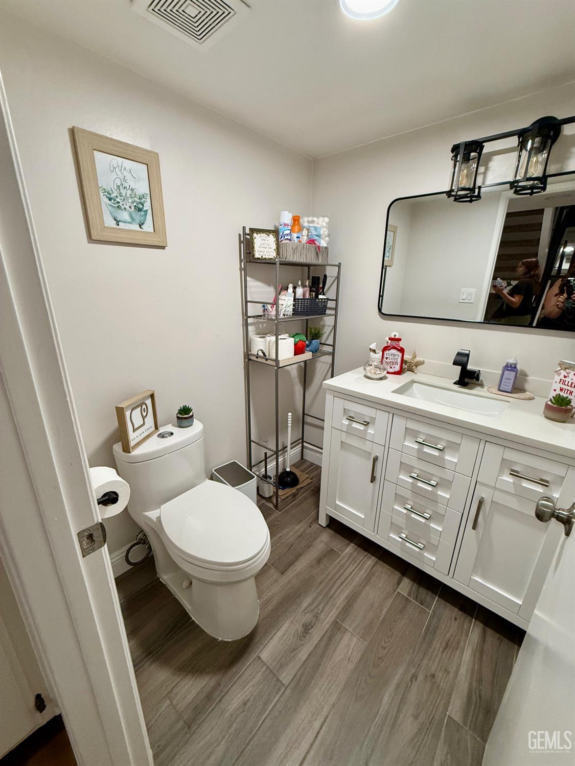 930 Olive Drive — photo 13