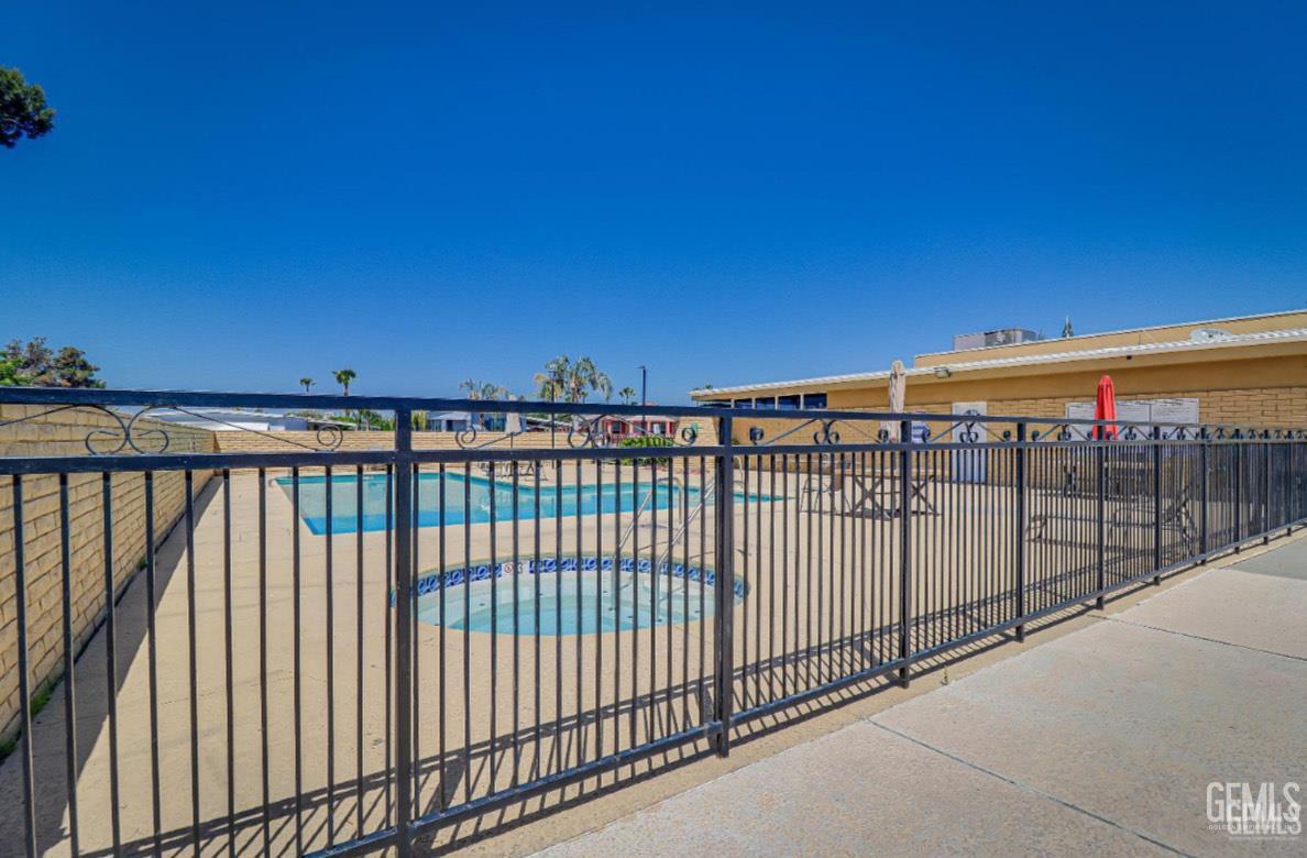 6601 Eucalyptus Drive — photo 25