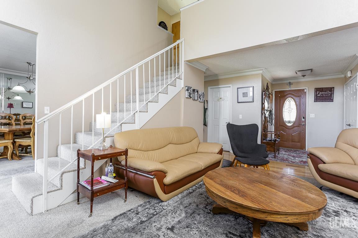 18571 Glenview Court — photo 8