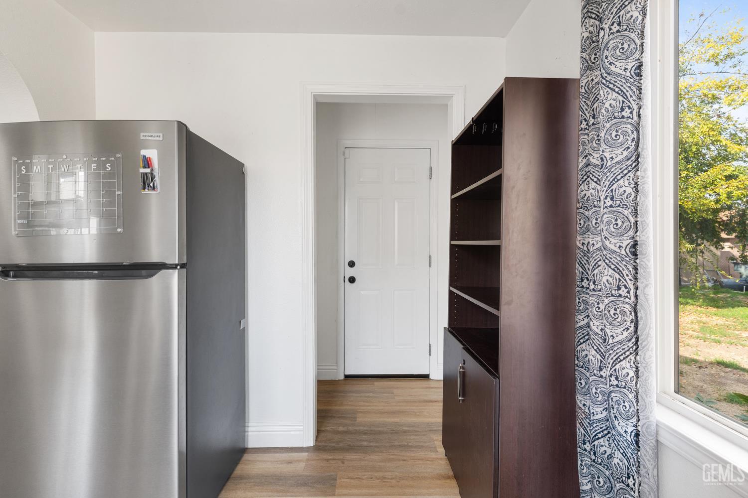 920 Knotts Street — photo 13