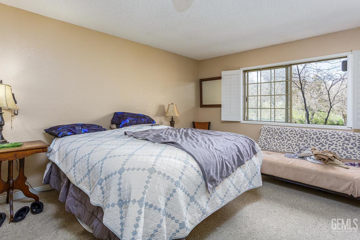 18571 Glenview Court — photo 21