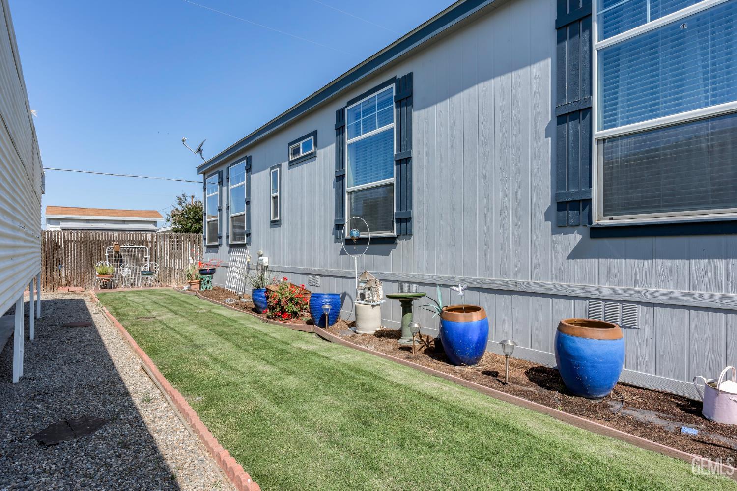 9131 Rosedale Highway — photo 5