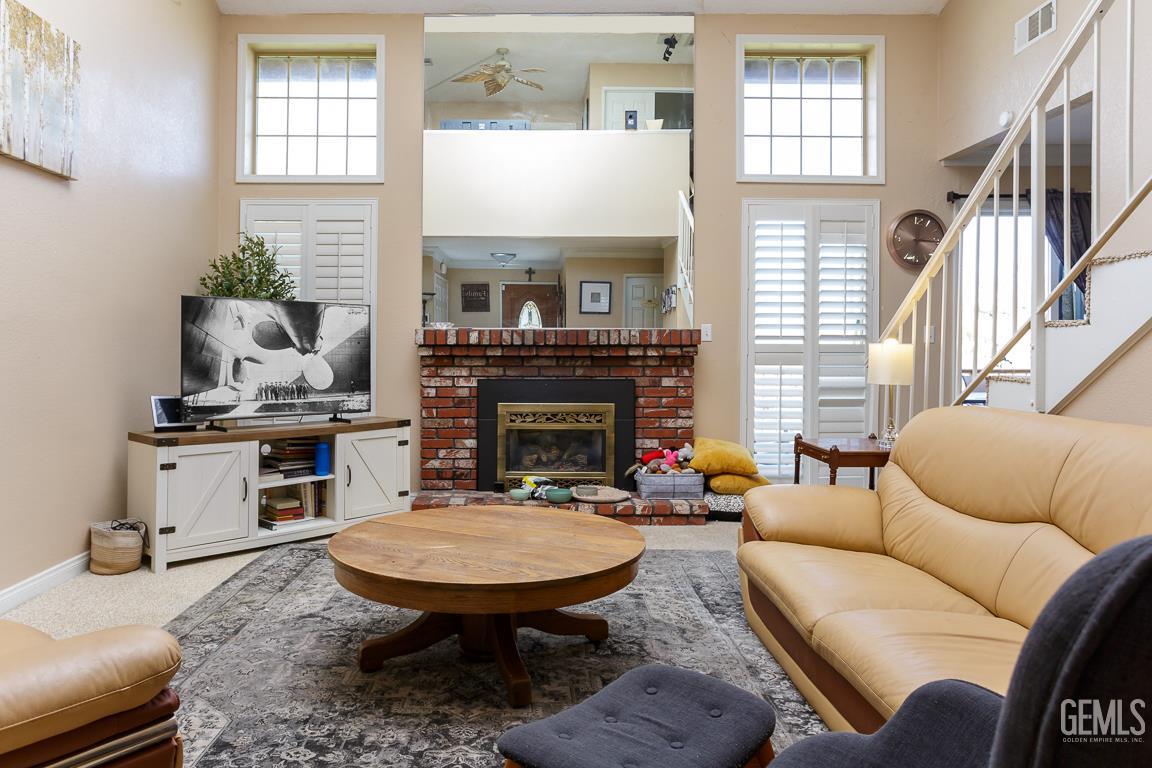18571 Glenview Court — photo 7
