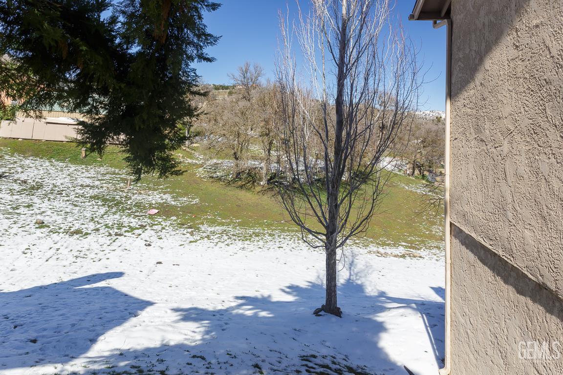 18571 Glenview Court — photo 3