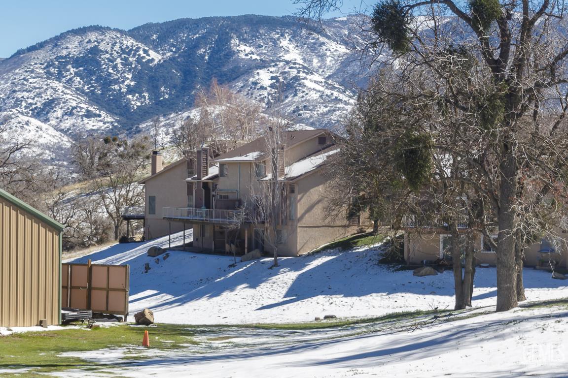 18571 Glenview Court — photo 4