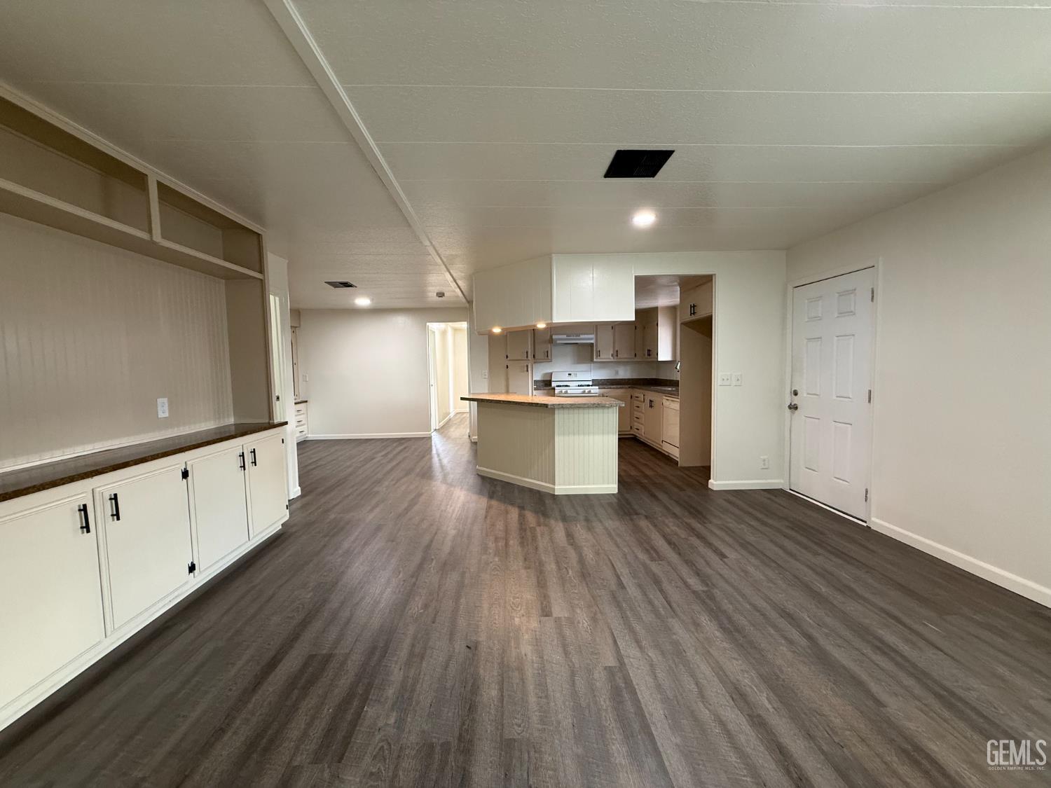 4401 Hughes Lane — photo 3