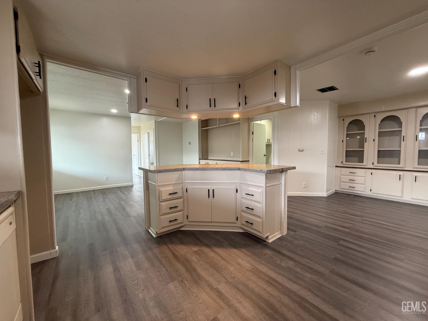 4401 Hughes Lane — photo 4