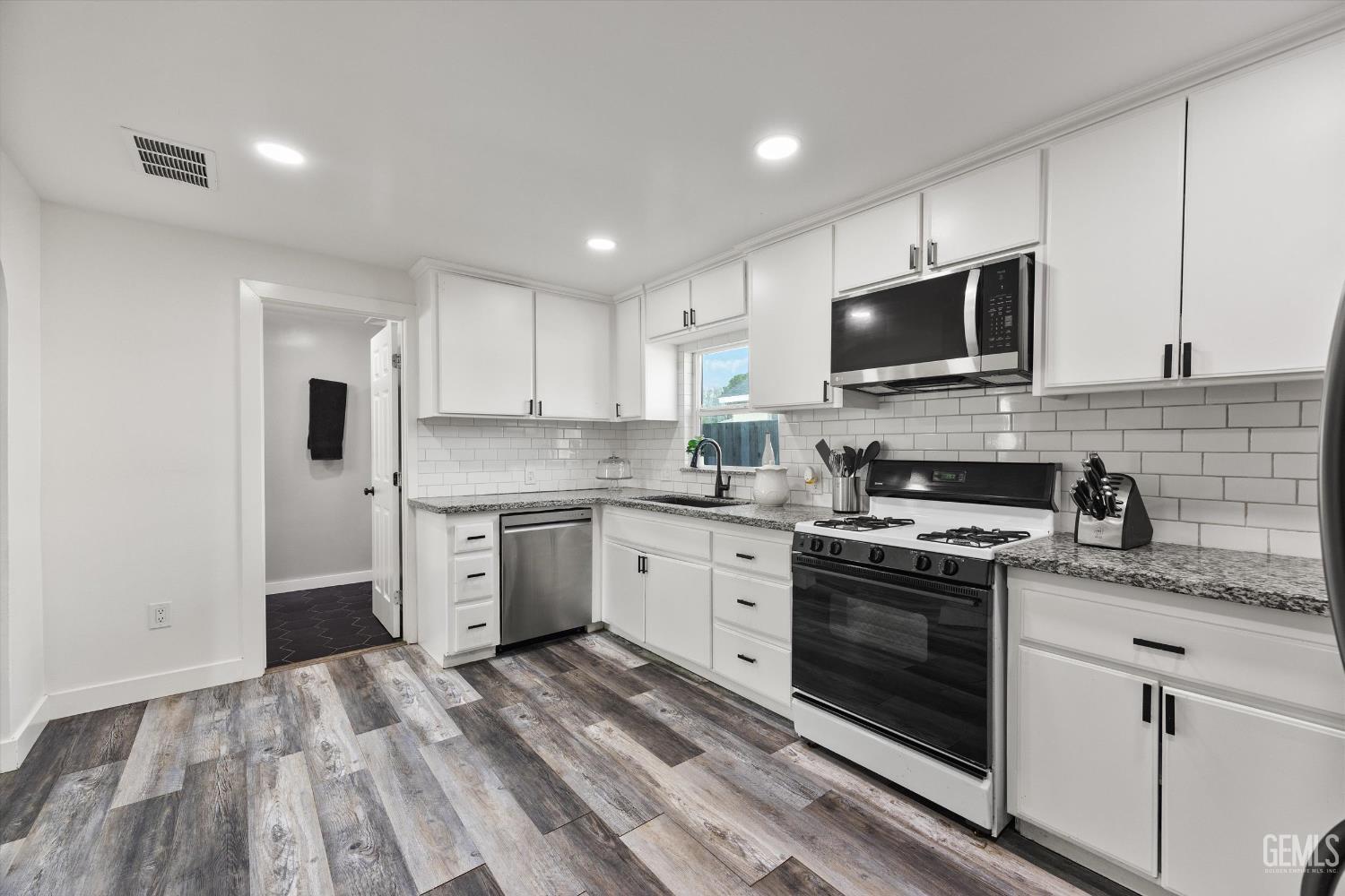 115 E Moneta Avenue — photo 19