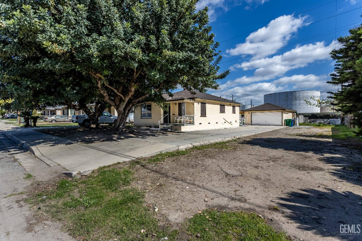 1100 Glade Street — photo 5