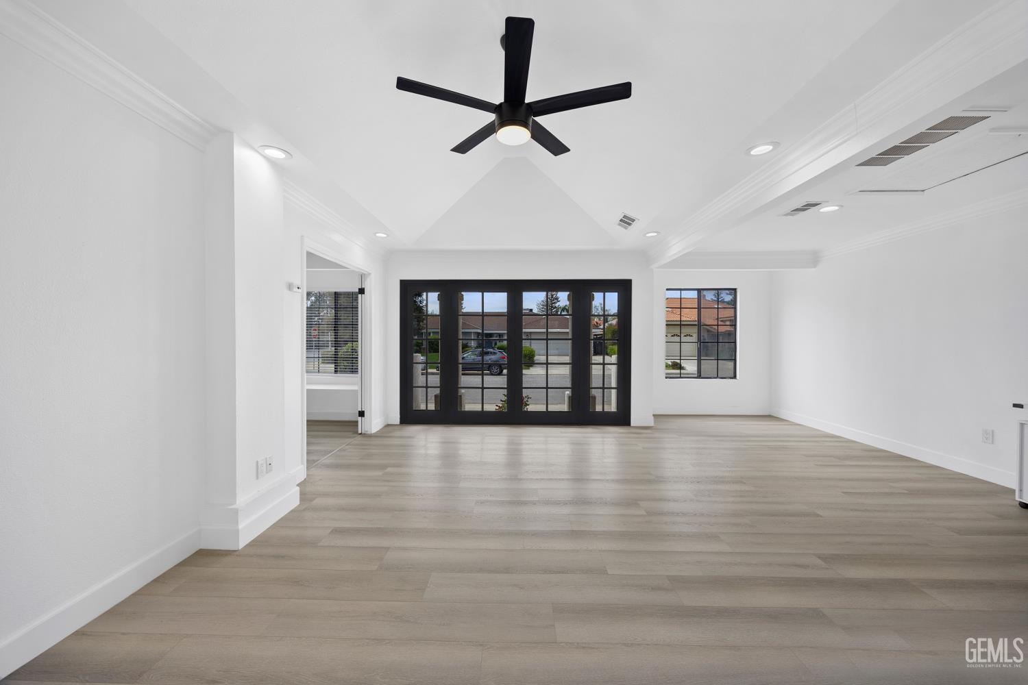 9712 White Oak Drive — photo 40