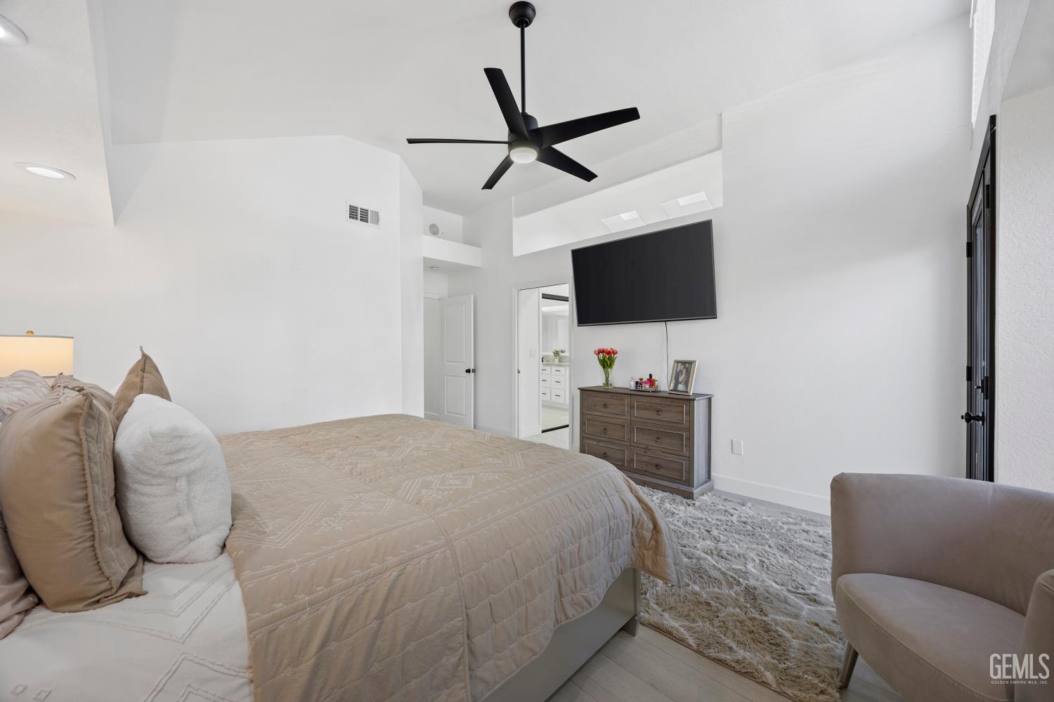 9712 White Oak Drive — photo 48
