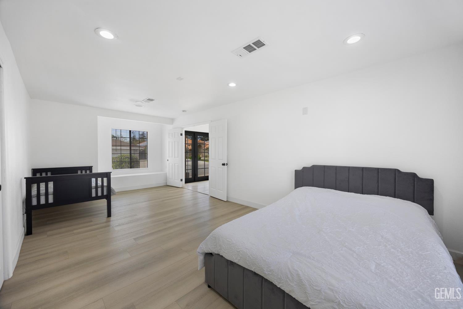 9712 White Oak Drive — photo 38