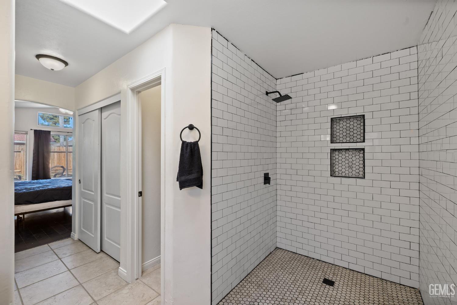9116 Chattaroy Street — photo 28
