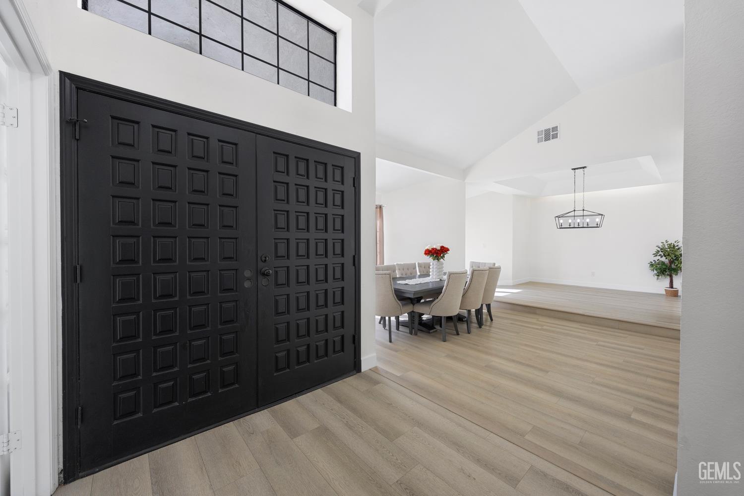 9712 White Oak Drive — photo 14