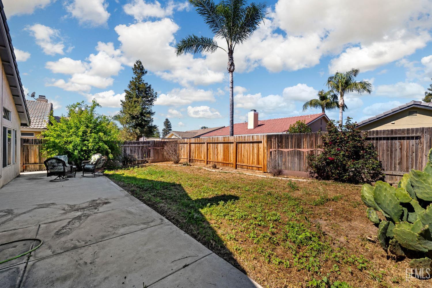 9116 Chattaroy Street — photo 38