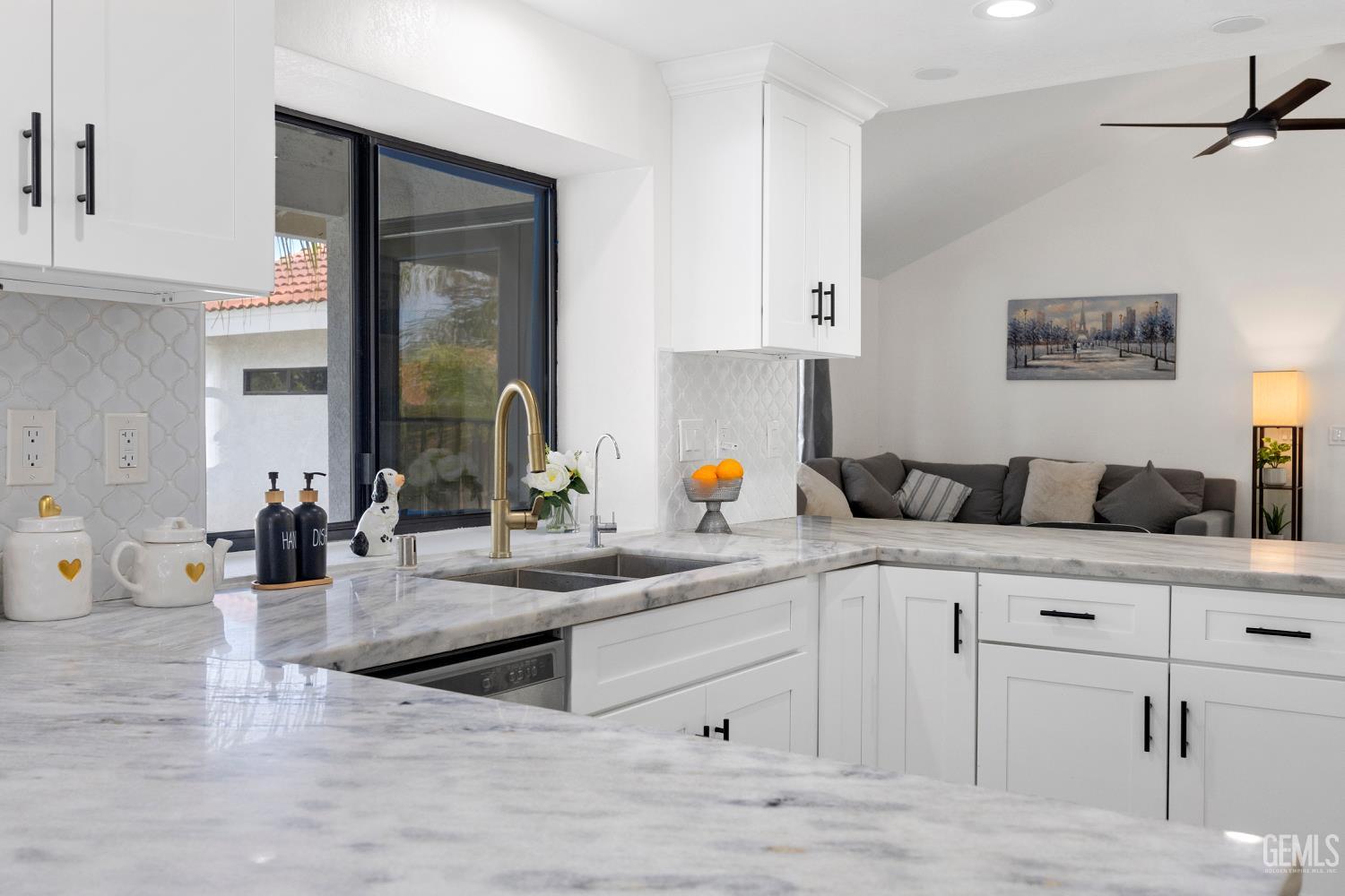 9712 White Oak Drive — photo 4