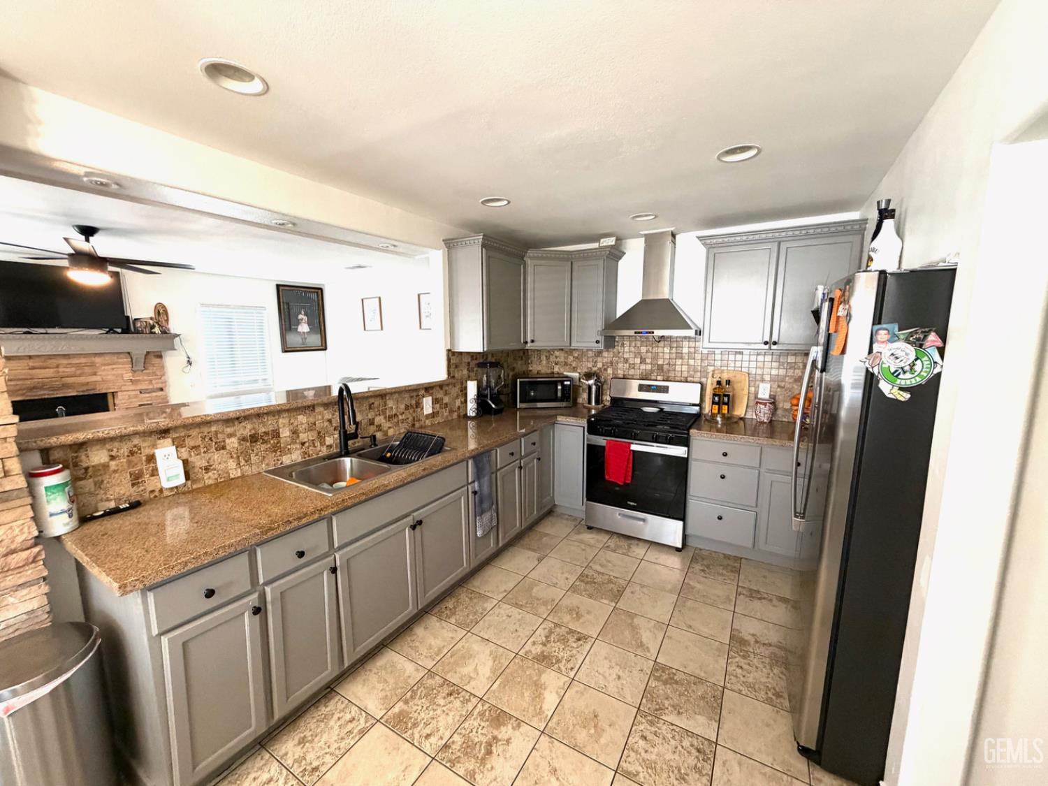 541 Stephens Drive — photo 6
