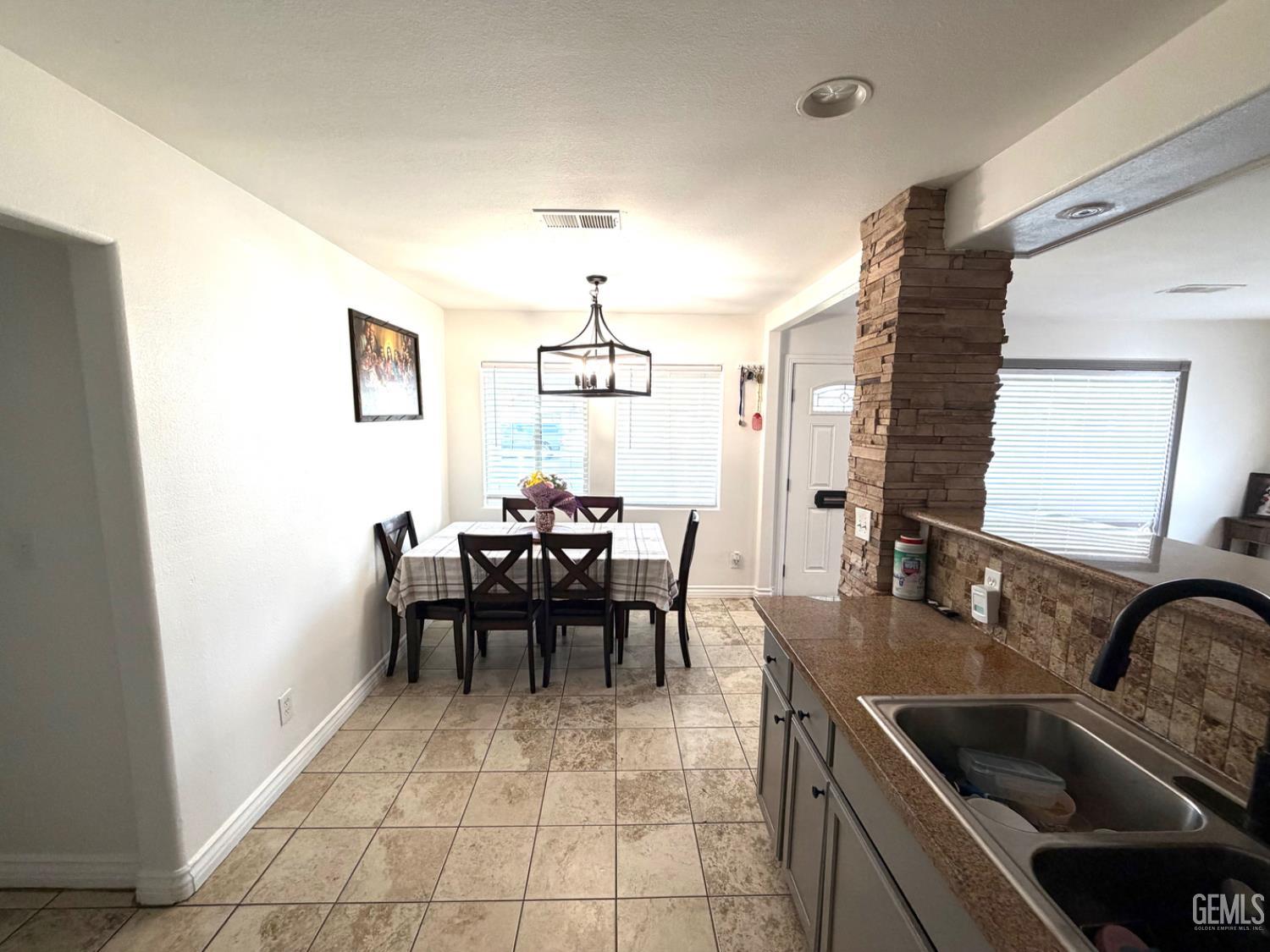 541 Stephens Drive — photo 8