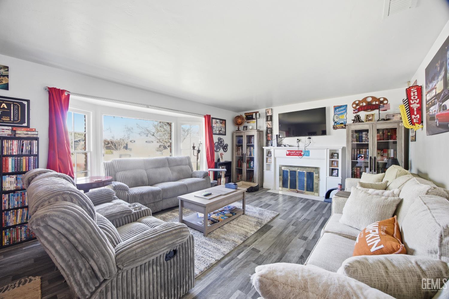 2500 Pine Street — photo 5