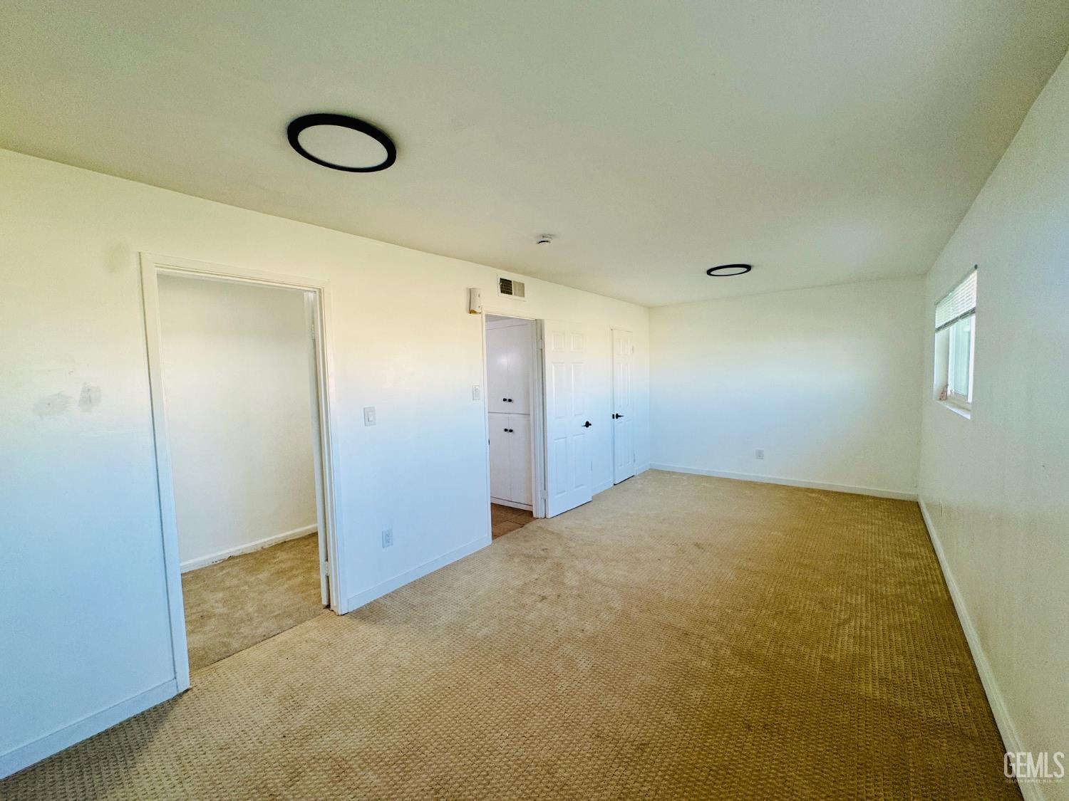 1031 Elizabeth Court — photo 15