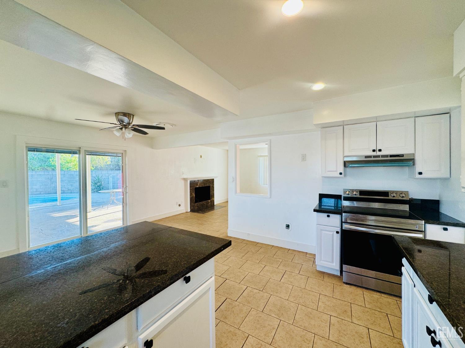 1031 Elizabeth Court — photo 11