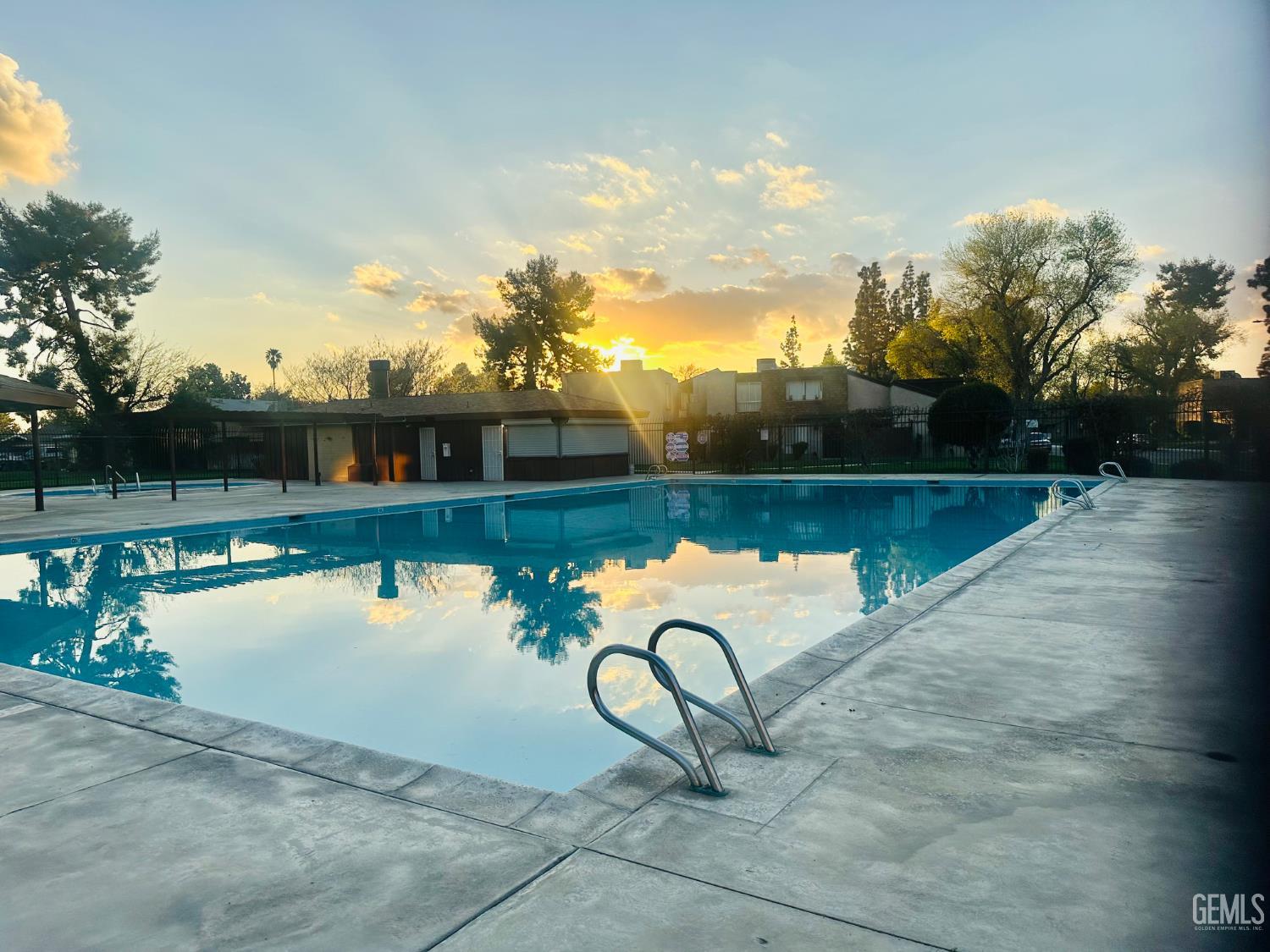 6004 Almendra Avenue — photo 5