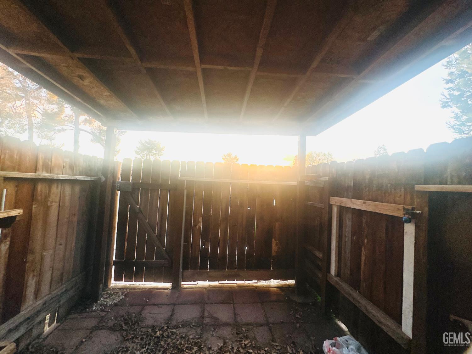 6004 Almendra Avenue — photo 17