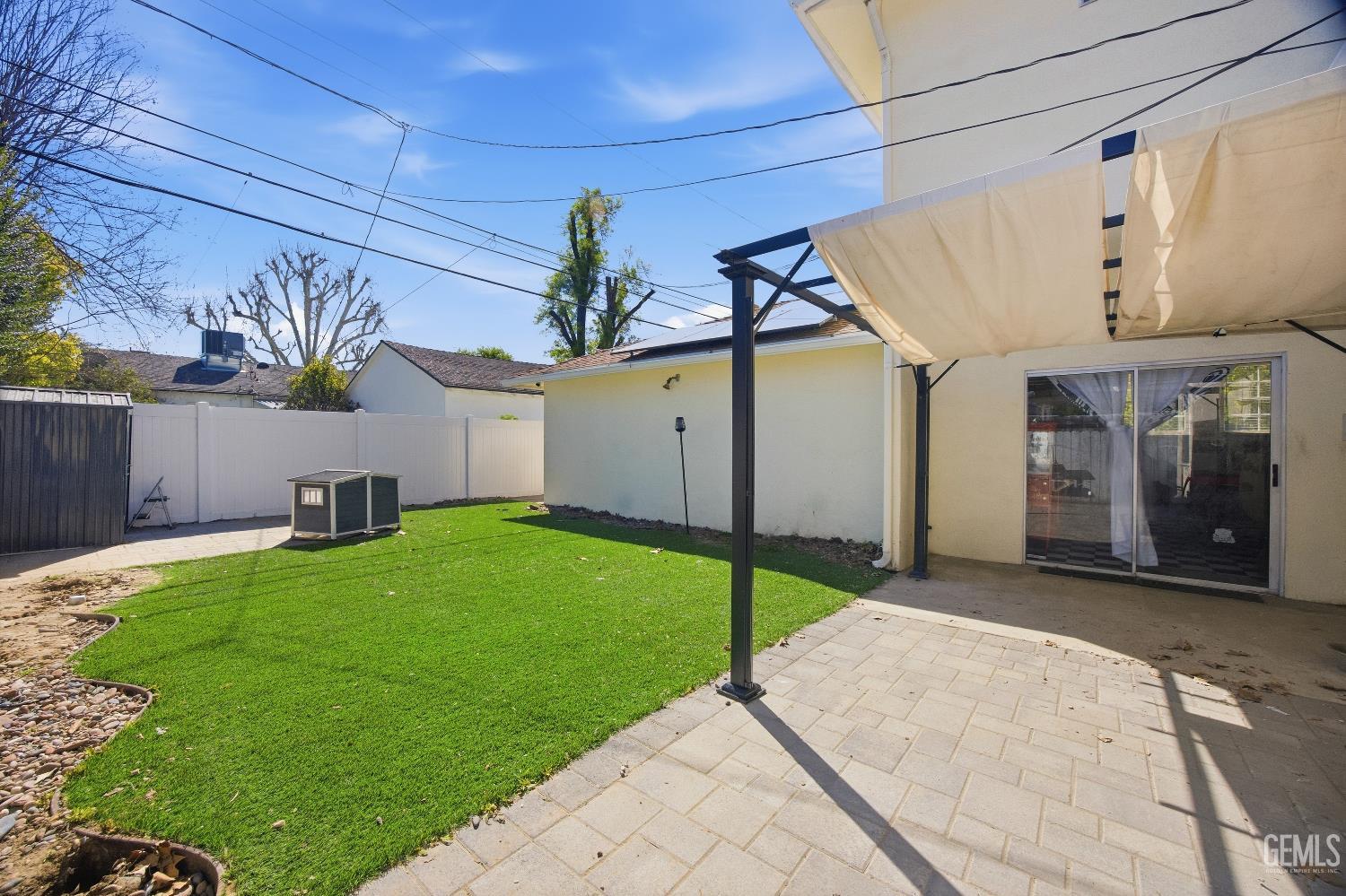 2500 Pine Street — photo 35
