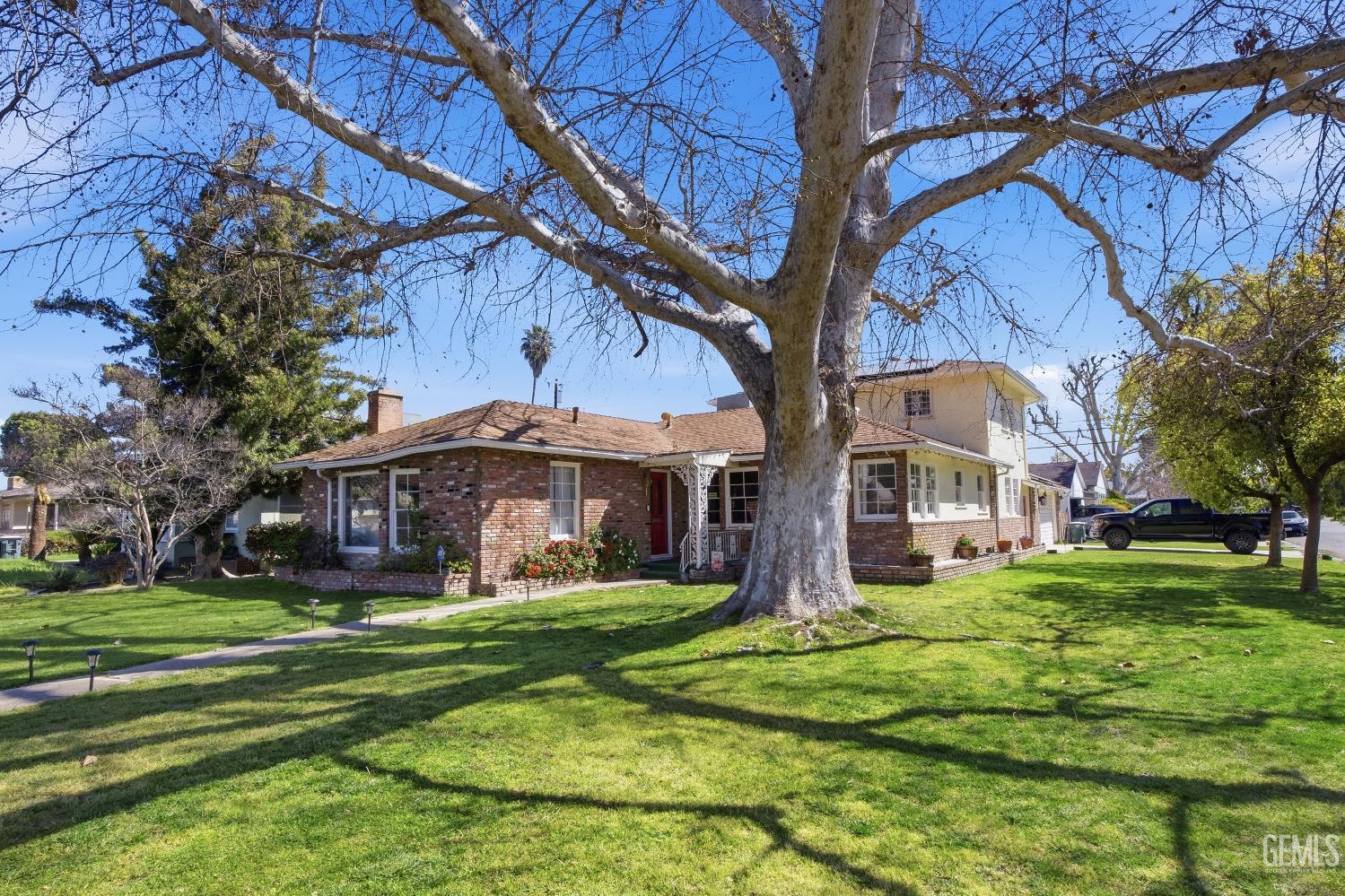 2500 Pine Street — photo 3