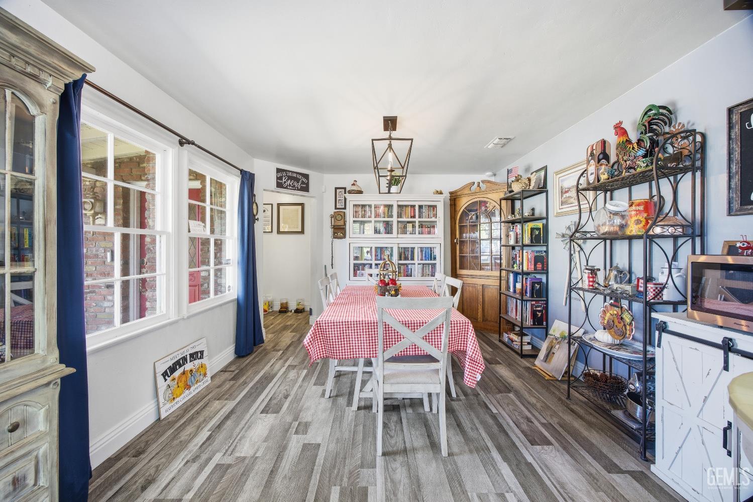 2500 Pine Street — photo 10