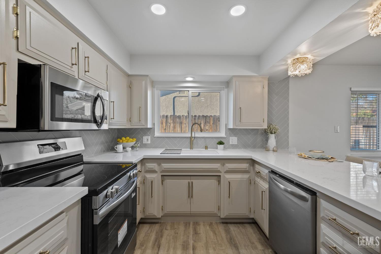 500 Friant Court — photo 16