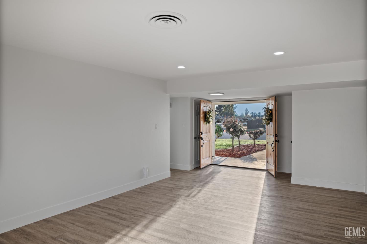 500 Friant Court — photo 7
