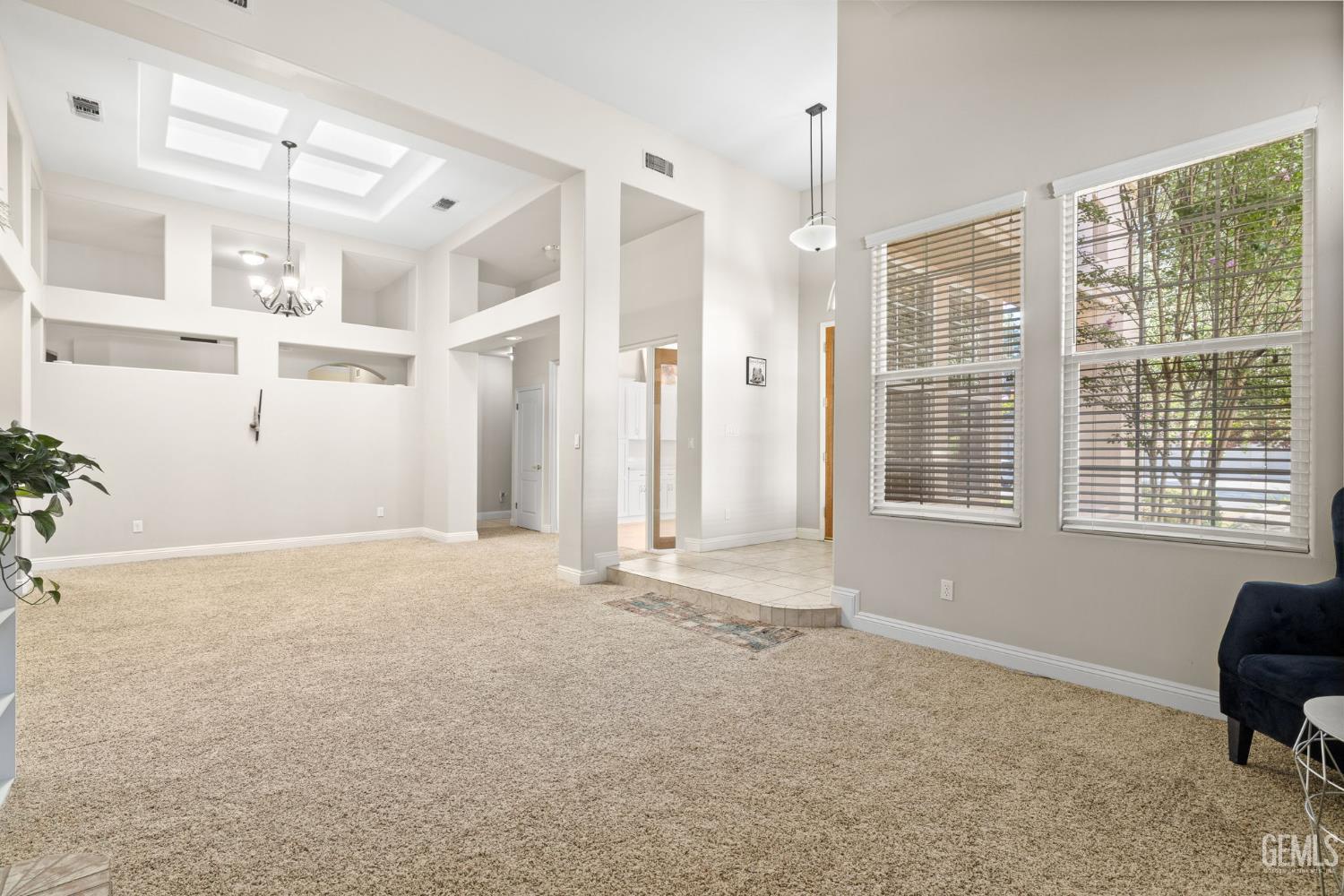 10904 Rockridge Way — photo 9