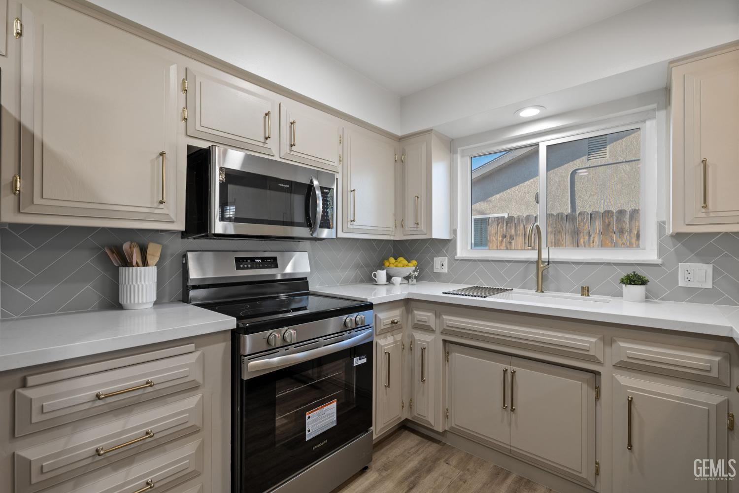 500 Friant Court — photo 17