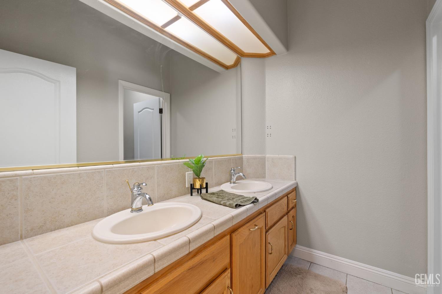 10904 Rockridge Way — photo 32